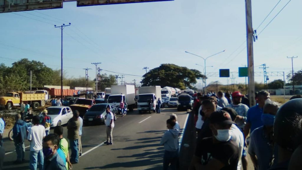 cerrada autopista valencia-tocuyito