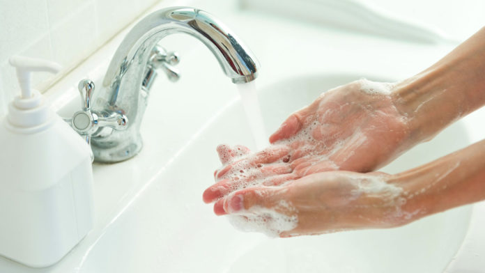 Lavar las manos con agua y jabón - NDV