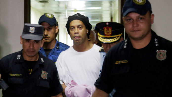 Ronaldinho sale de prisión - Noticiero de Venezuela