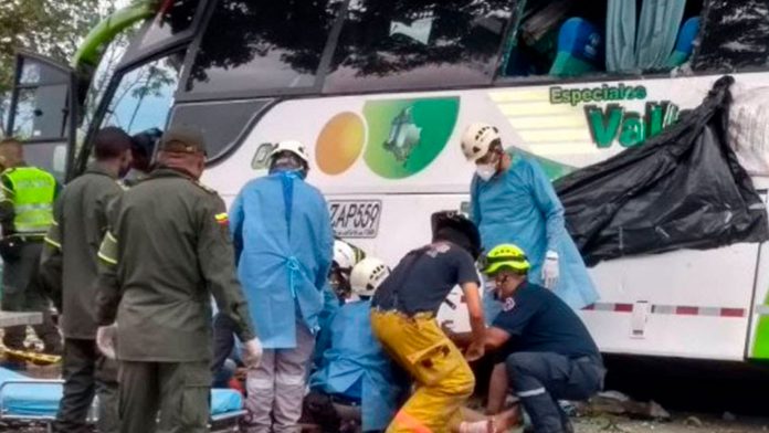 dos muertos accidente bus Colombia - NDV