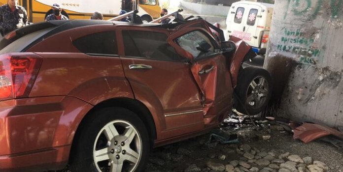 Accidente en la Autopista Francisco Fajardo - ACN