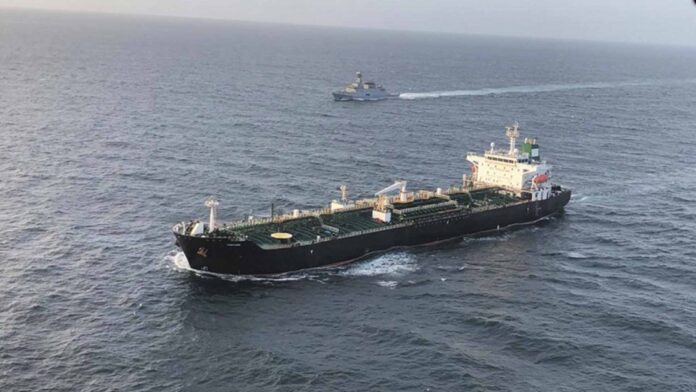 EEUU detiene buques con gasolina - Noticiero de Venezuela