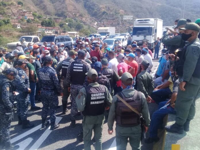 Protestan en la Autopista Gran Mariscal de Ayacucho - Noticiero de Venezuela
