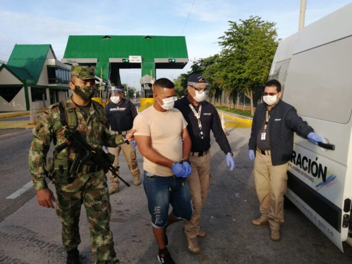 Colombia expulsa a venezolano por espionaje - Noticiero de Venezuela