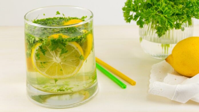 Agua de perejil con limón - NDV