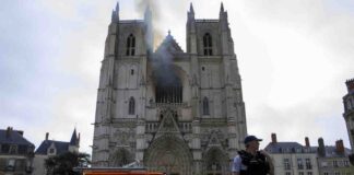 Incendio destruye la catedral de Nantes - NDV