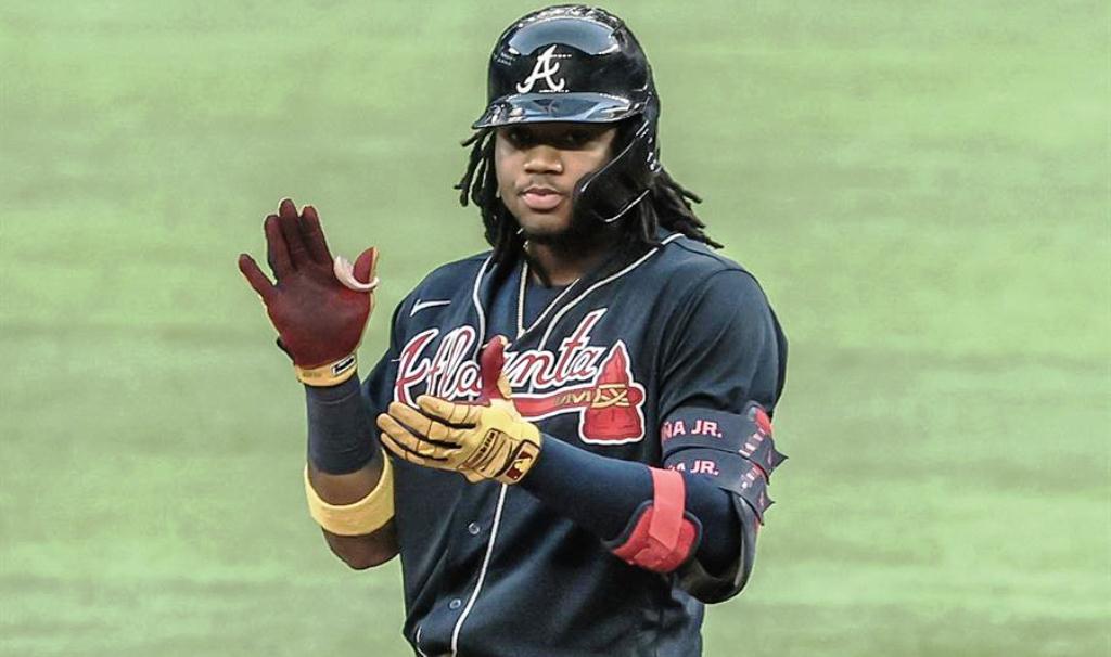 PODER CRIOLLO! Ronald Acuña Jr. alcanzó premio Luis Aparicio 2020 -  Noticia al Minuto