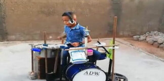 Niño fabricó batería musical con desechos