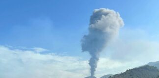 volcán Canarias vuelve ceniza