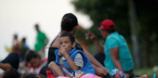 Niña venezolana caravana de migrantes
