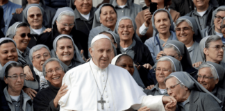 autoriza mujeres dirigir Vaticano