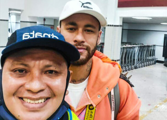 Avión de Neymar aterrizo de emergencia
