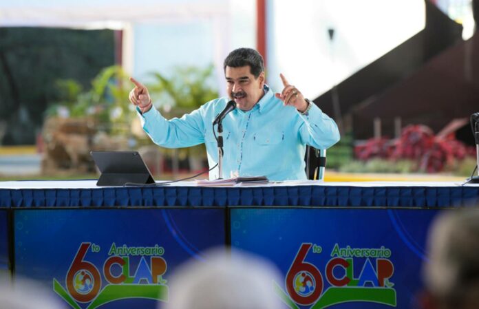 Maduro adelanta navidades en Venezuela