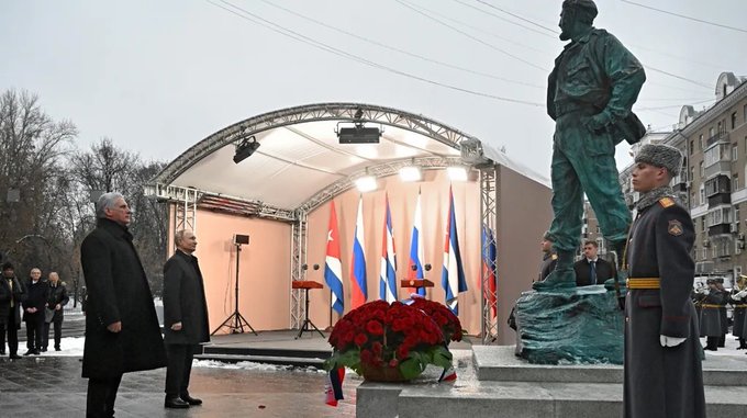 Estatua de Fidel Castro Moscú