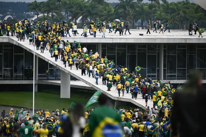 Bolsonaristas invadieron el Congreso