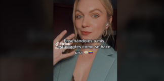 Maestra gringa enseña hacer arepas