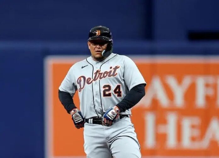 Miguel Cabrera hit 3.090
