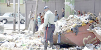 Hallan feto en vertedero de basura
