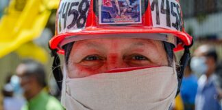 agresión abuela casco rojo Metro de Caracas-ndv