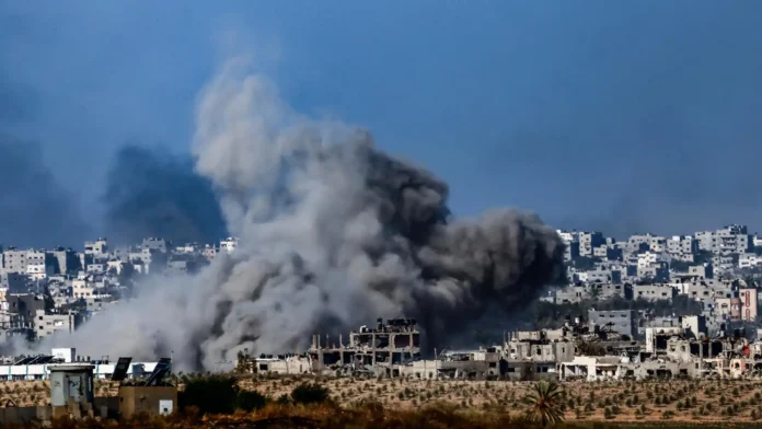 Israel bombardea campo de refugiados