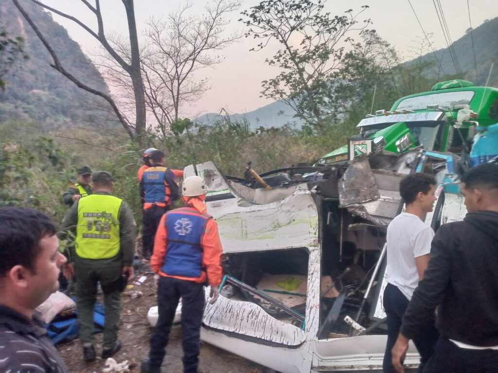 choque autobús Táchira ocho heridos-Noticiero de Venezuela