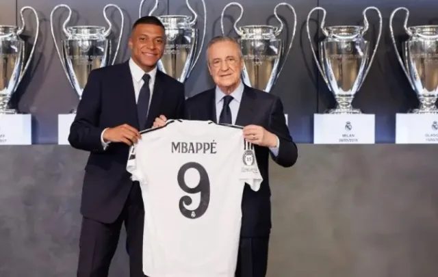 Presentación de Mbappé con el Real Madrid