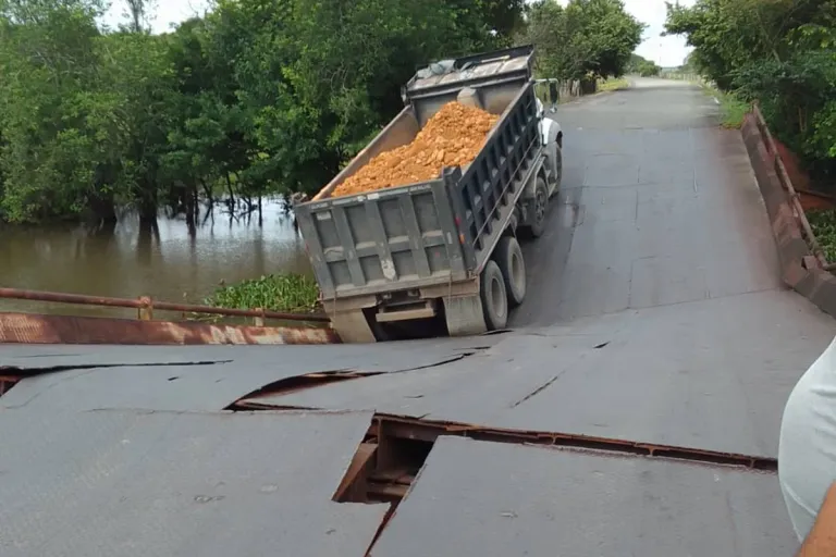 Atención | Colapsó puente en Apure que comunica con Barinas