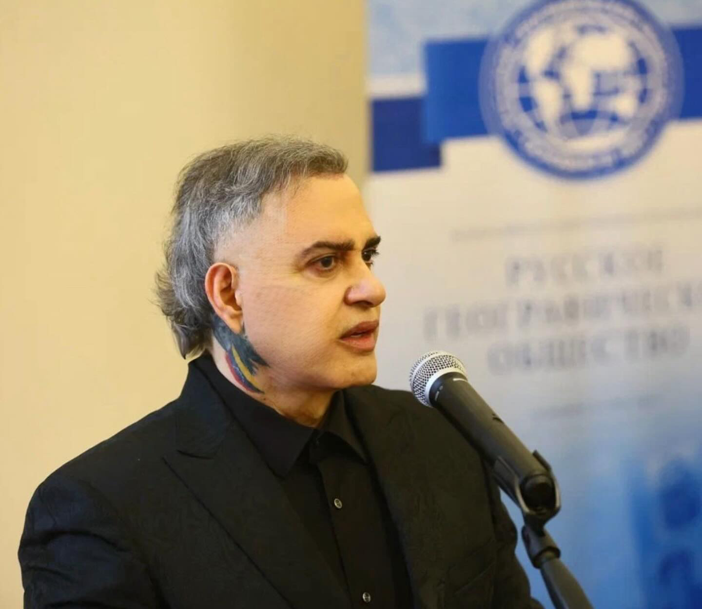 Tarek William Saab antología poética en Rusia