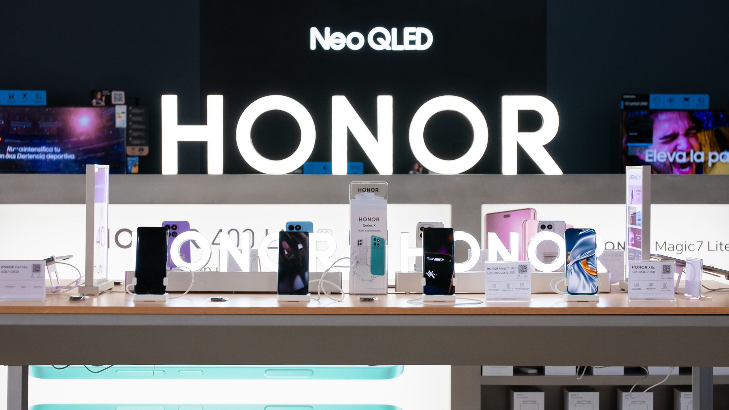 Espacio HONOR en Multimax