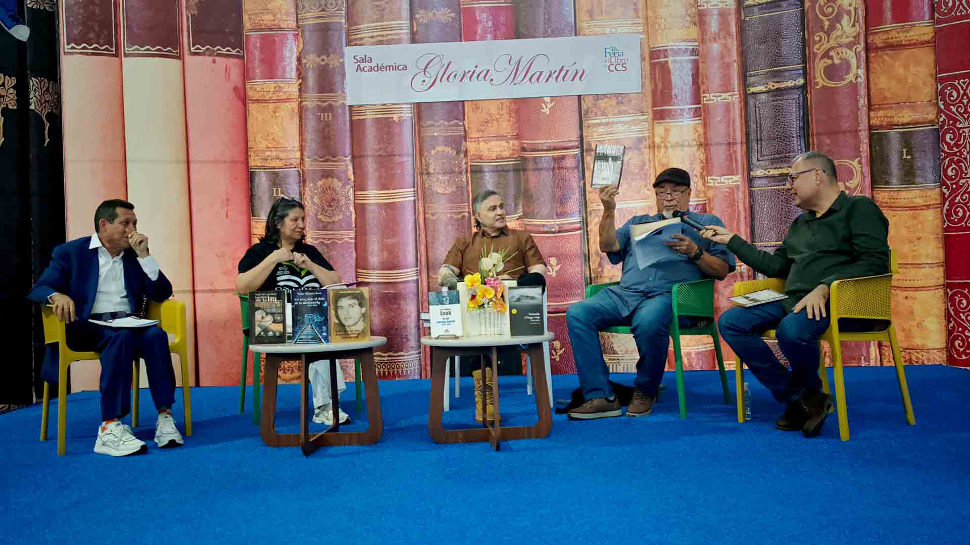 Coloquio de Tarek William Saab